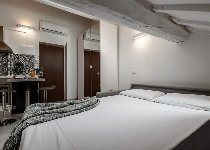 Stayeasy Corso 9 - Attic Mediolan