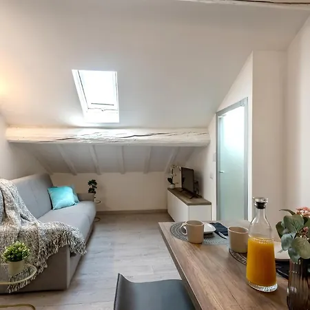 Апартаменты Stayeasy Corso 9 - Attic